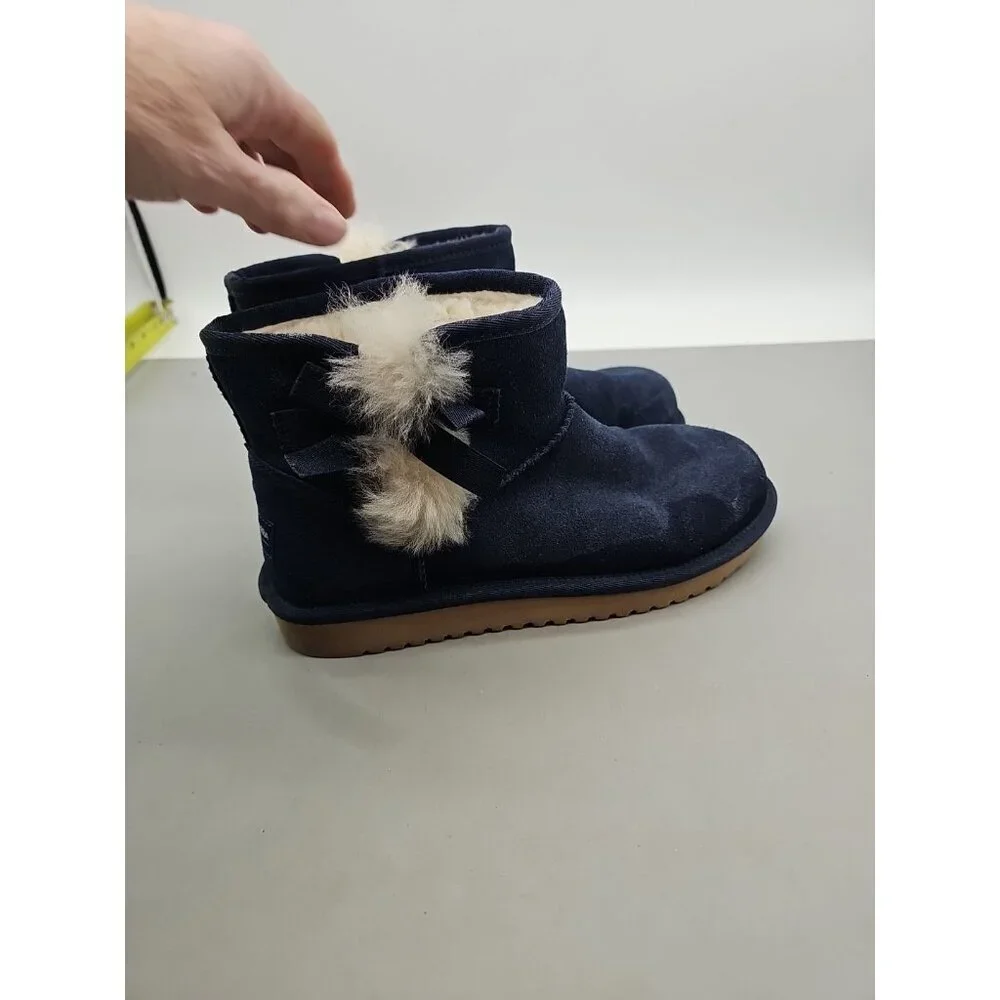 Koolaburra by UGG Victoria Mini Blue Suede sheepskin sockliner Boots Womens Sz 6